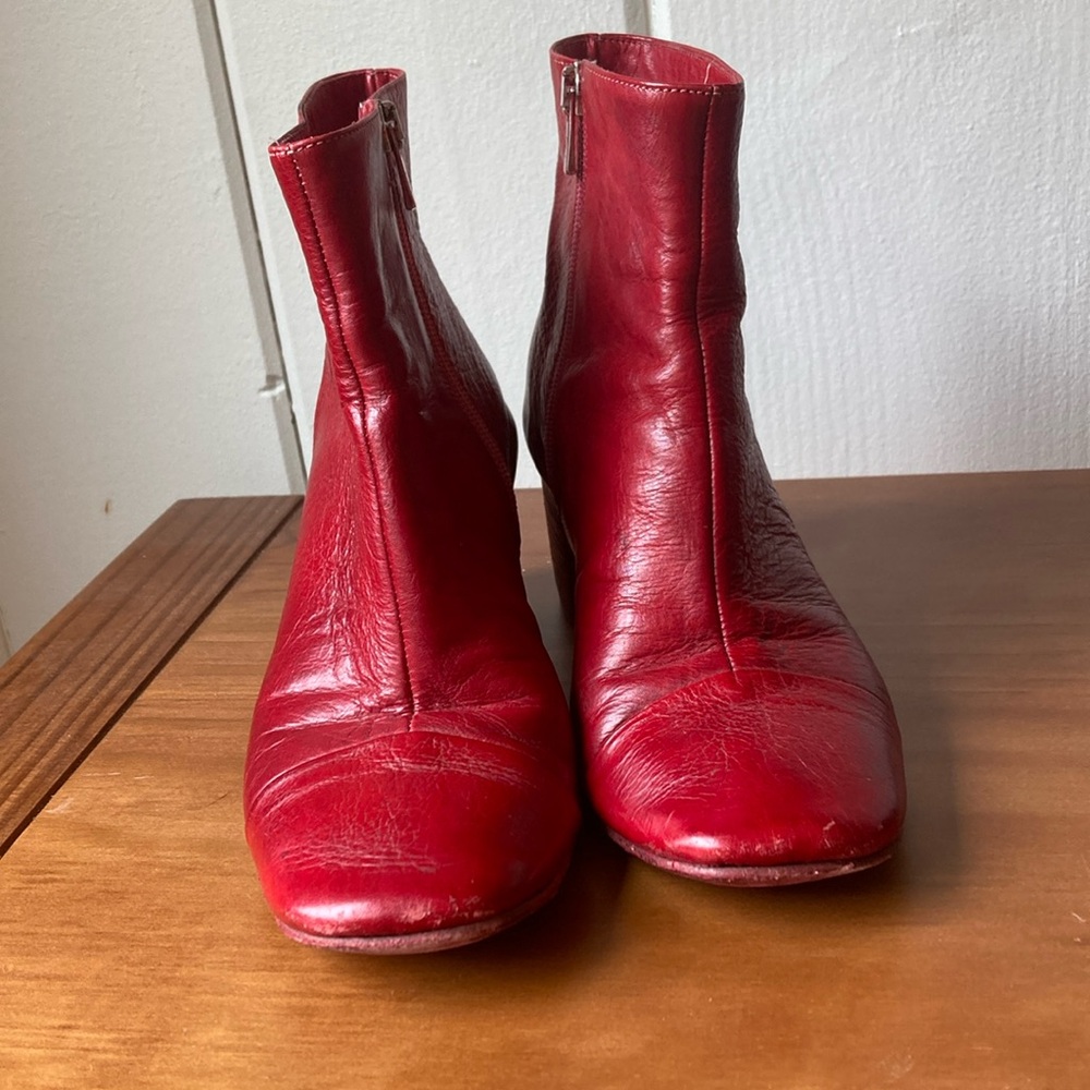 Red soft Italian leather boots, Kundera, size 36